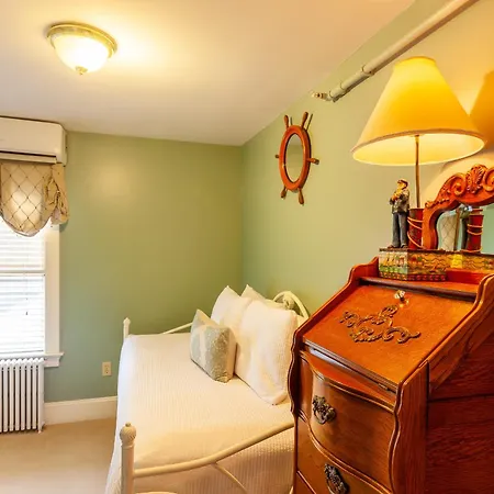 Ivy Lodge-2